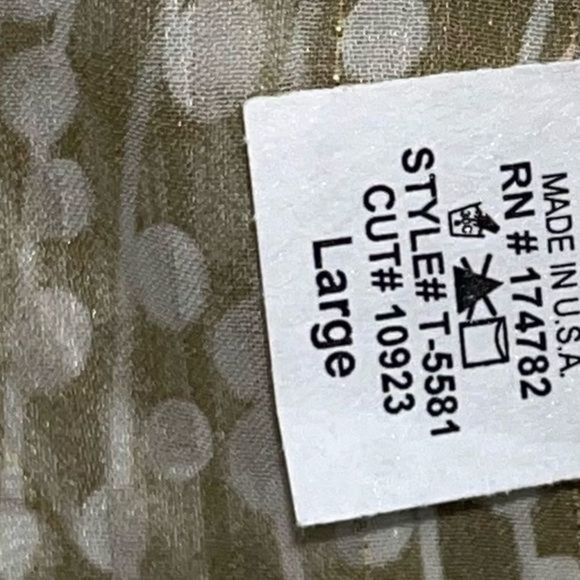 Tyche, Balloon Sleeve V-Neck Blouse - Picture 12 of 17